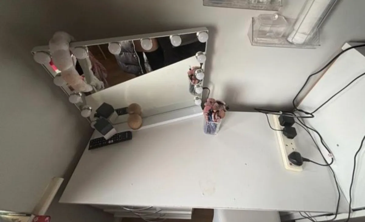 Vanity table - Image 4