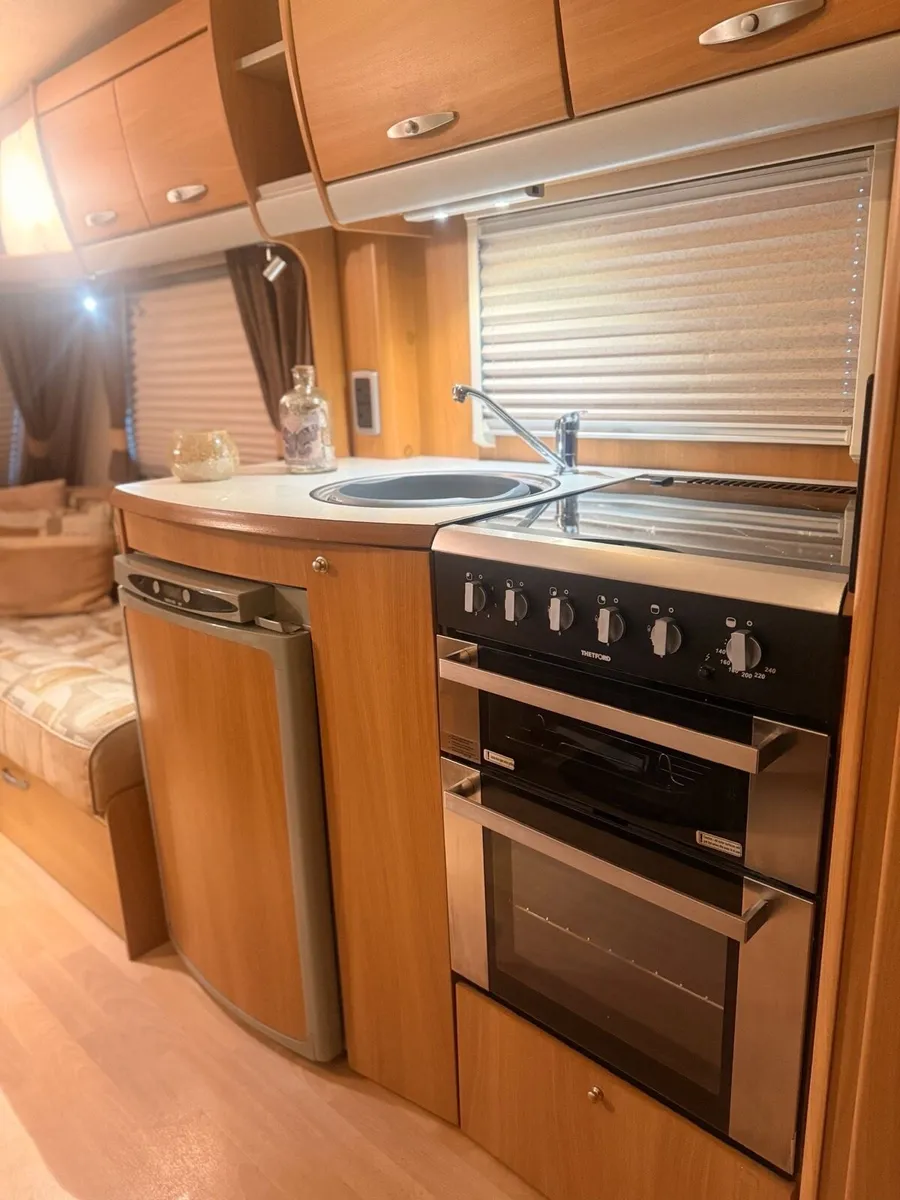 Swift Ace Caravan with Kampa 330 pro Awning - Image 2
