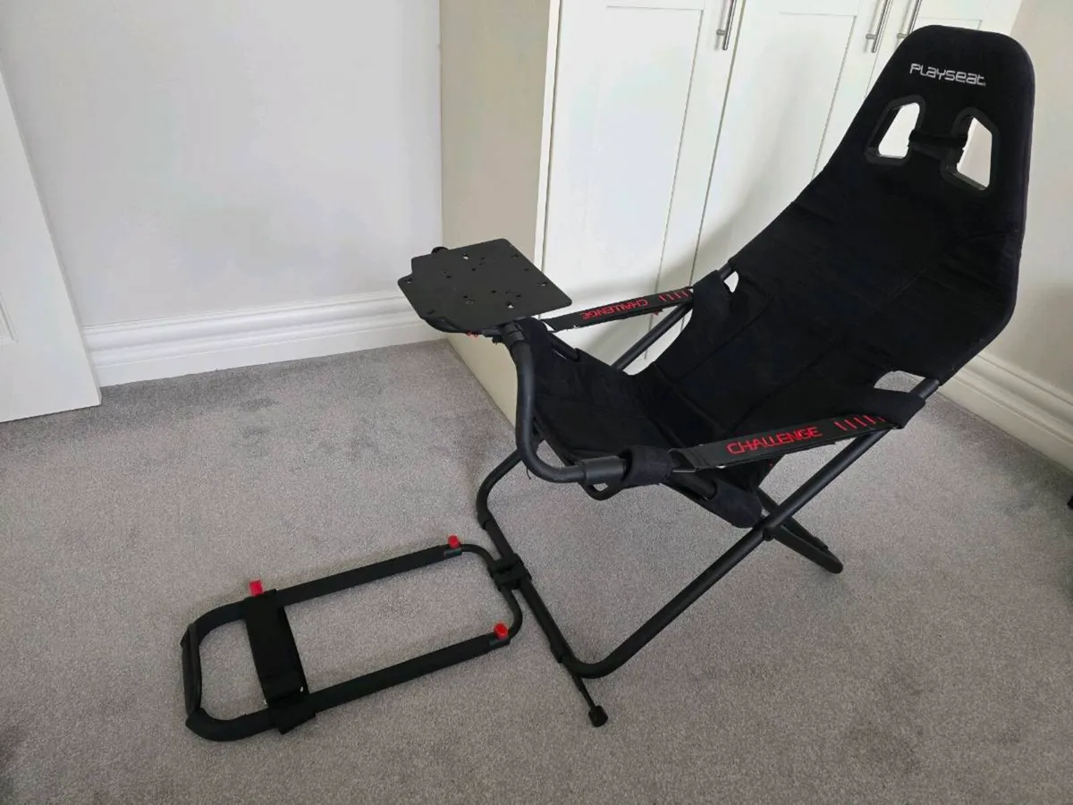 Playseat challenge foldable gaming chair - Image 1