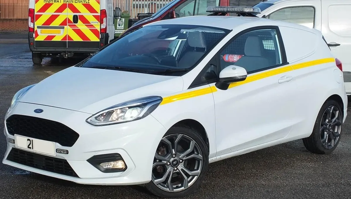 2021 Ford Fiesta Car Derived Van - Image 3