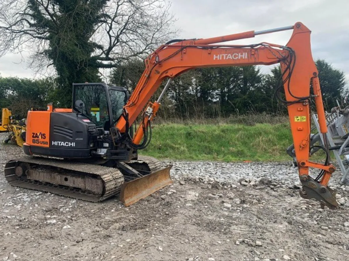 HITACHI ZAXIS 85USB DIGGER, 24" PADS : 11018939 - Image 2