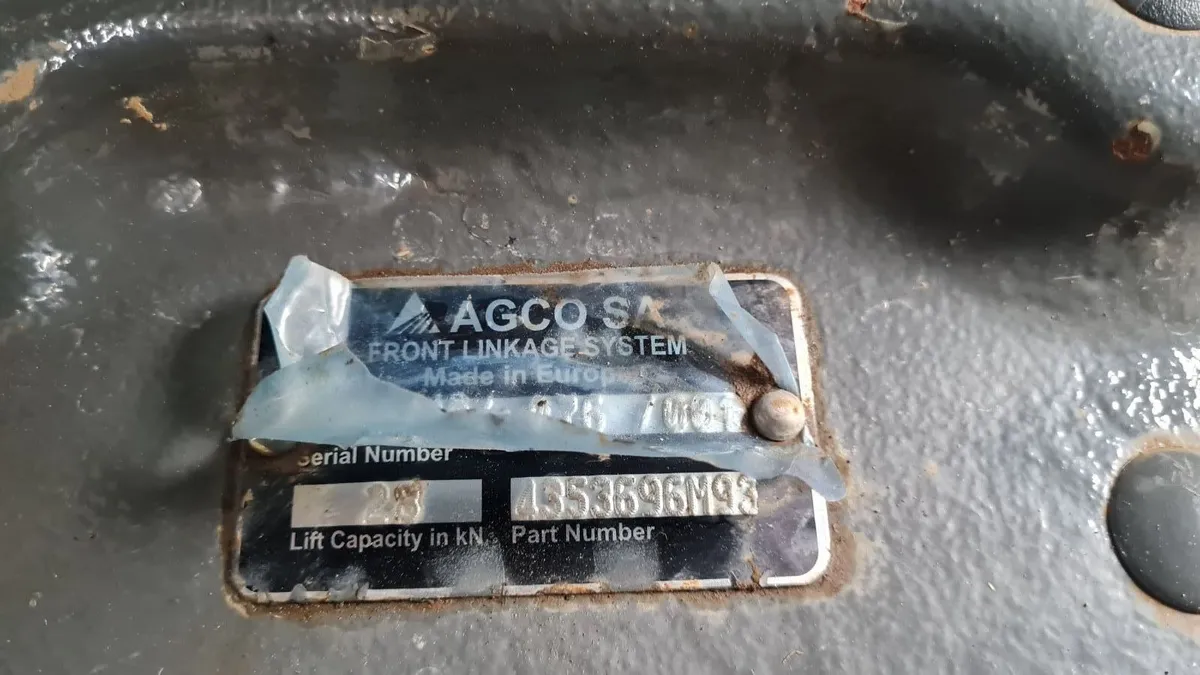 Massey Ferguson 2.8t Front linkage. - Image 2