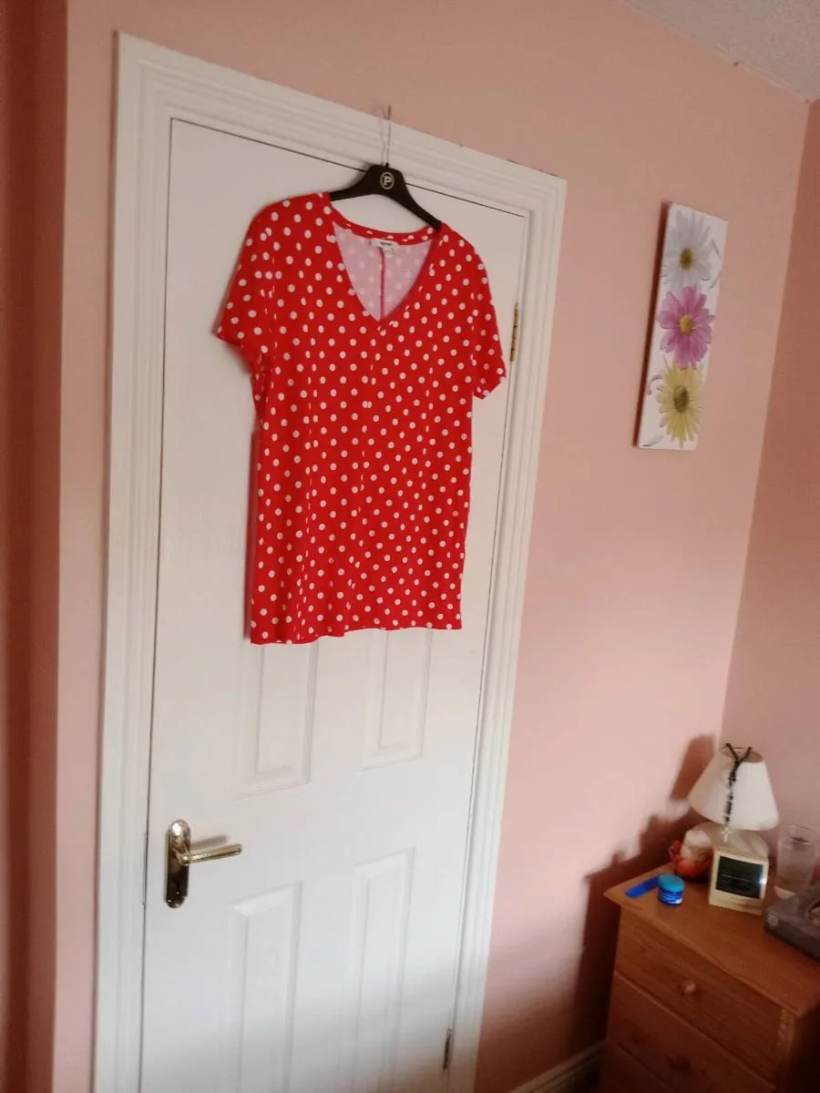 LADIES TOPS €4 EACH - Image 4