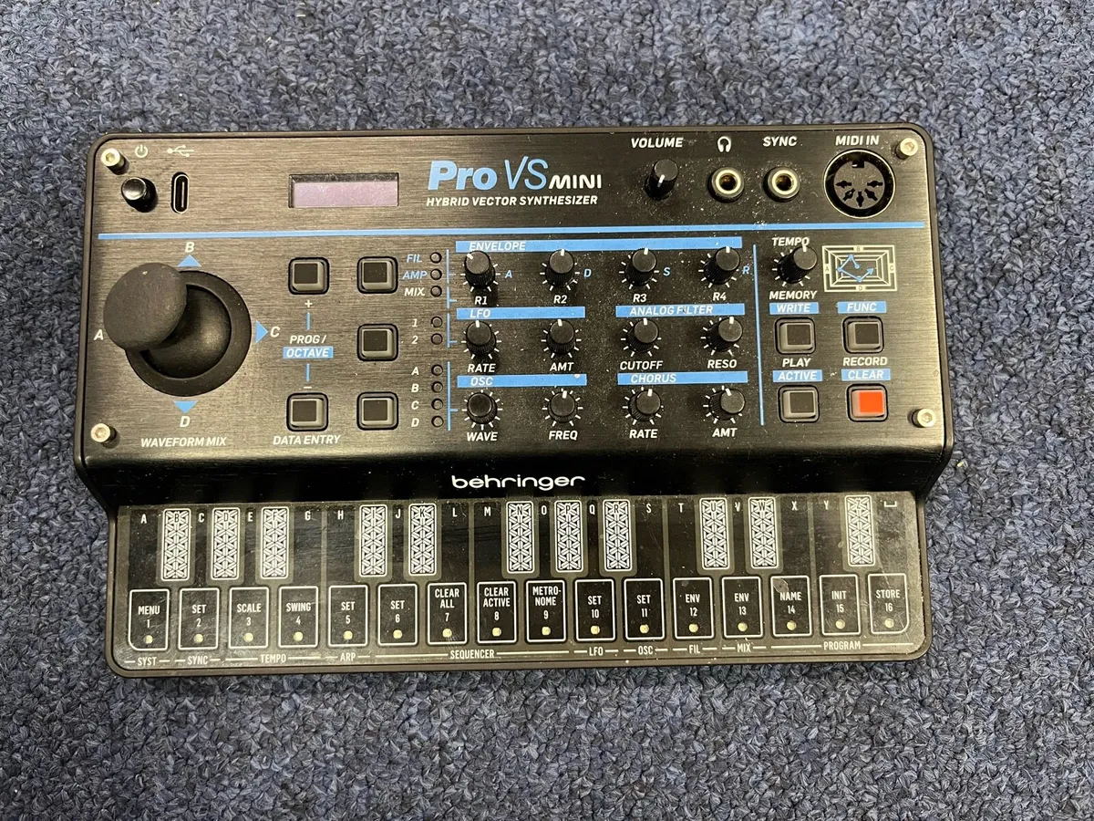 Pro Vs mini Synthesizer - Image 3