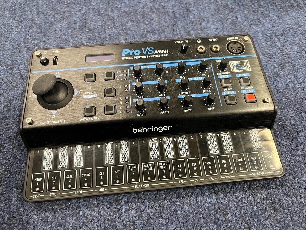 Pro Vs mini Synthesizer - Image 4