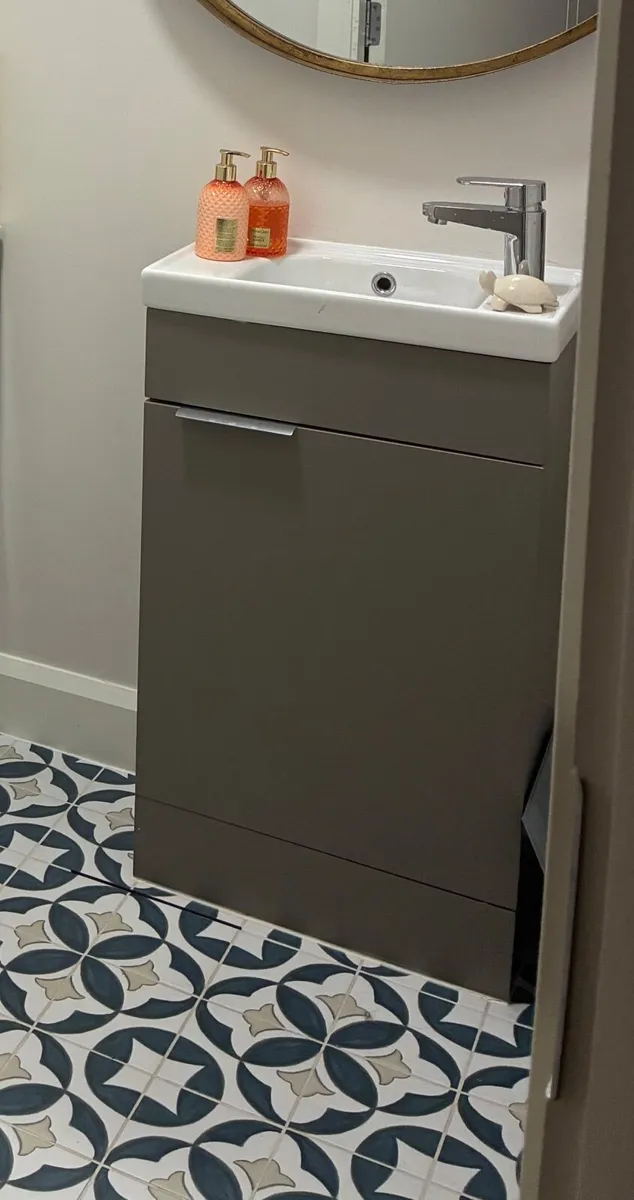 Sonas Sink - Image 1