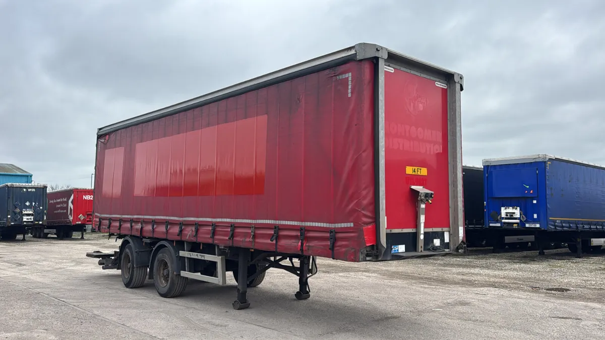 2015 Urban Curtainsider 10.1 meter long rear steer - Image 1