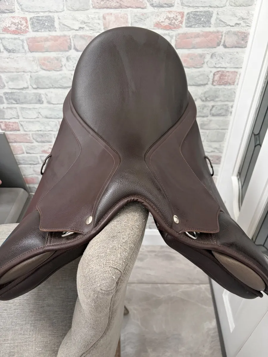 AS NEW •Wintec Wide saddle 16.5" - Image 1