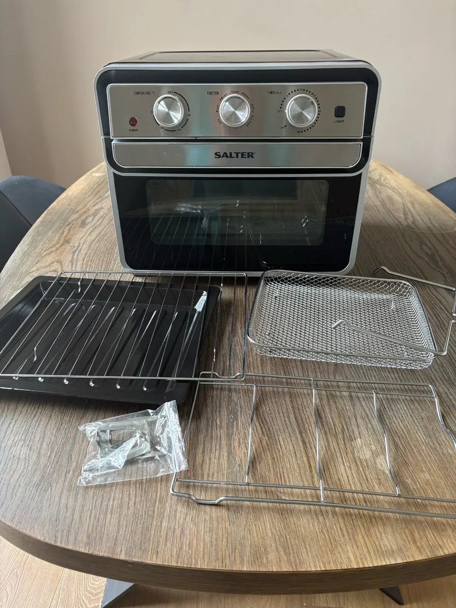Salter MultiFunctional 5-in-1 Air Fryer Oven - Image 1