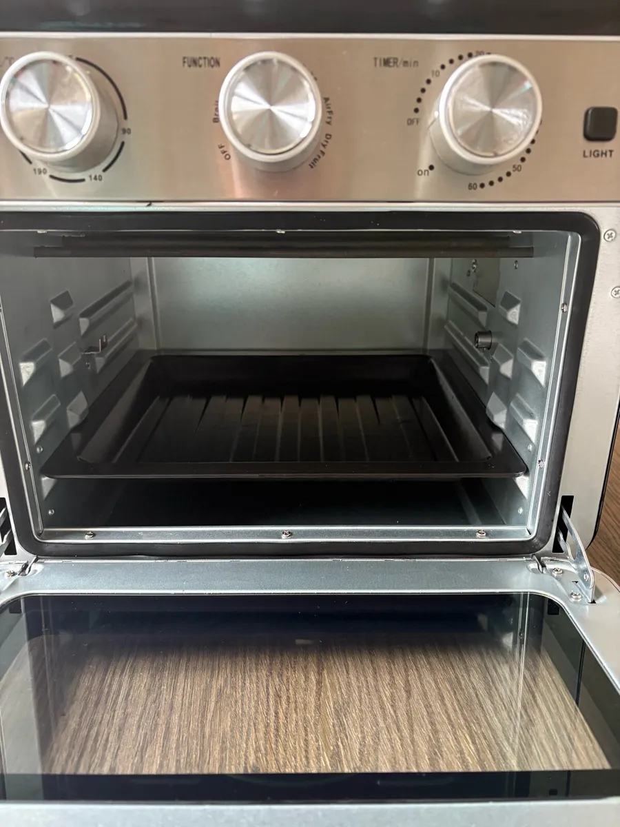 Salter MultiFunctional 5-in-1 Air Fryer Oven - Image 2