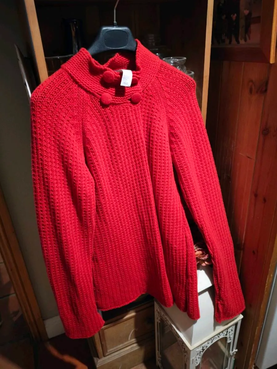 Girls GRD red Cardigan, would fit small adult. 80% - Image 1