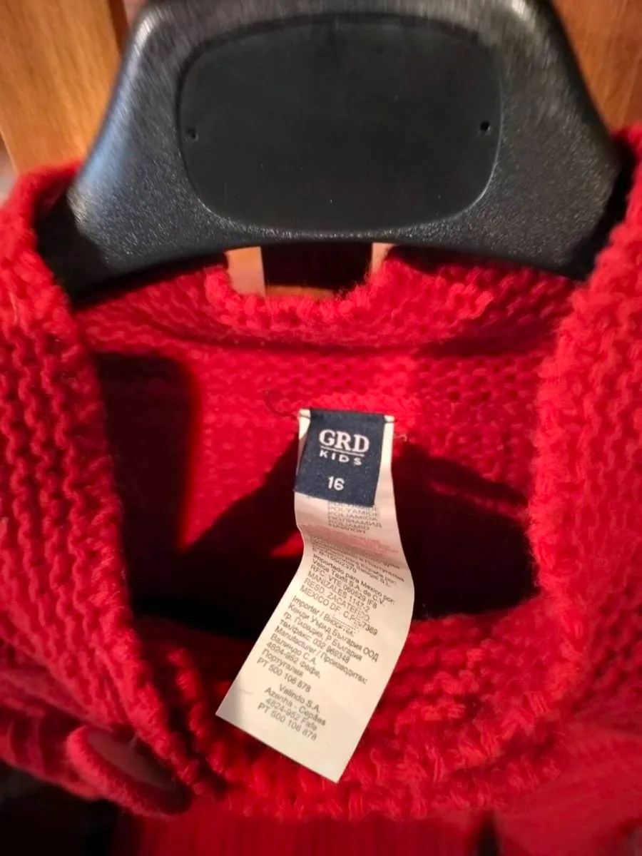 Girls GRD red Cardigan, would fit small adult. 80% - Image 4