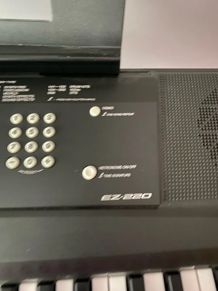 Yamaha Keyboard - Image 4