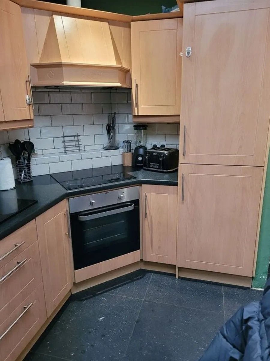 kitchen cabinets - Image 1