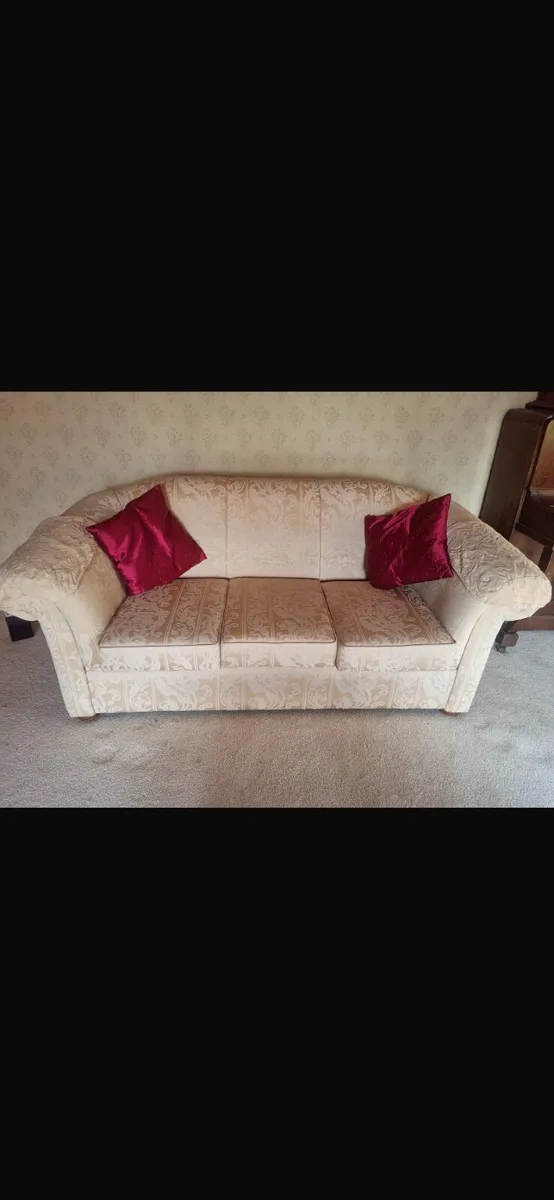 3,2 and 1 Couches - Image 1