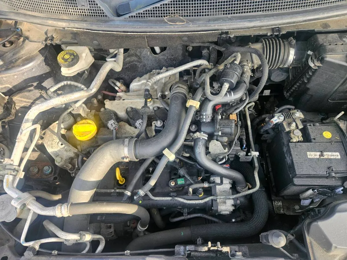 2015 nissan qashqai petrol - Image 3