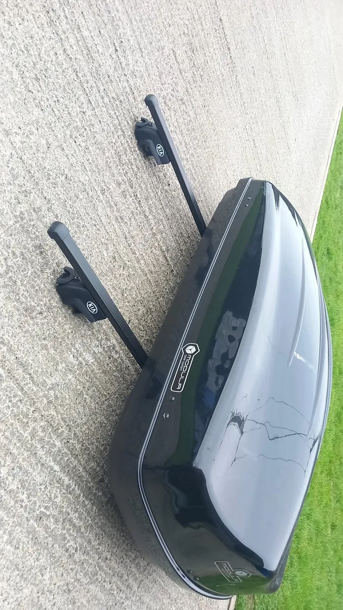 310 litre roof box and genuine kia sportage bars - Image 3