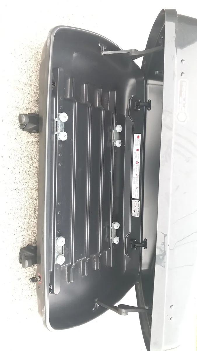 310 litre roof box and genuine kia sportage bars - Image 4