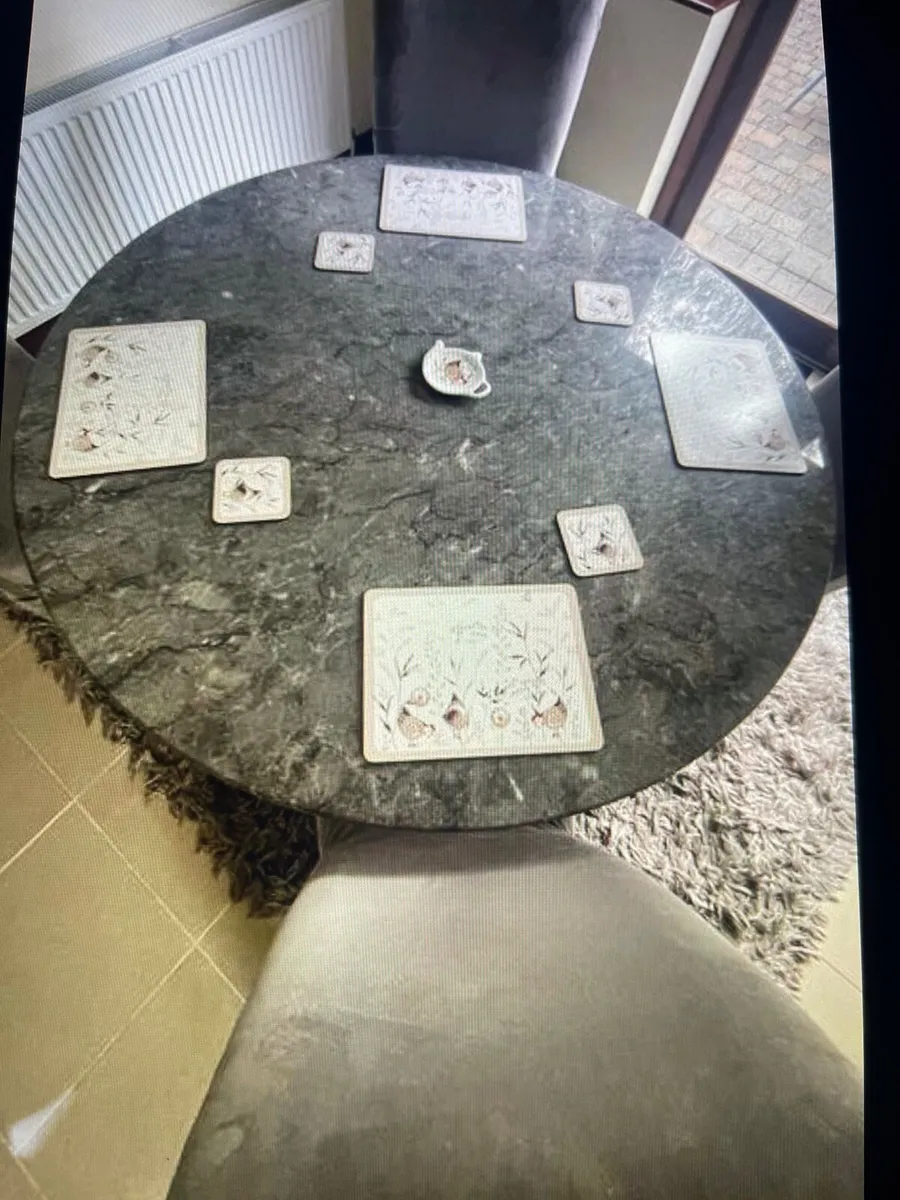 Fine Porcelain Dinner Set - Image 2