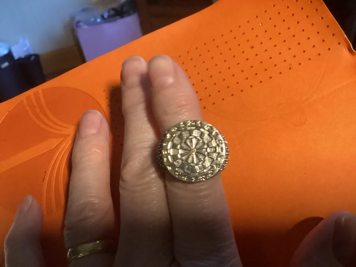 Man’s dartboard  ring - Image 1