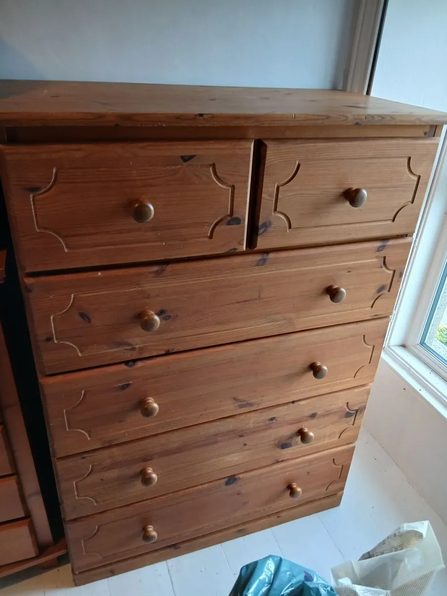 Solid pine 6 drawer chest of drawers 4ft x 3 ft - Image 2