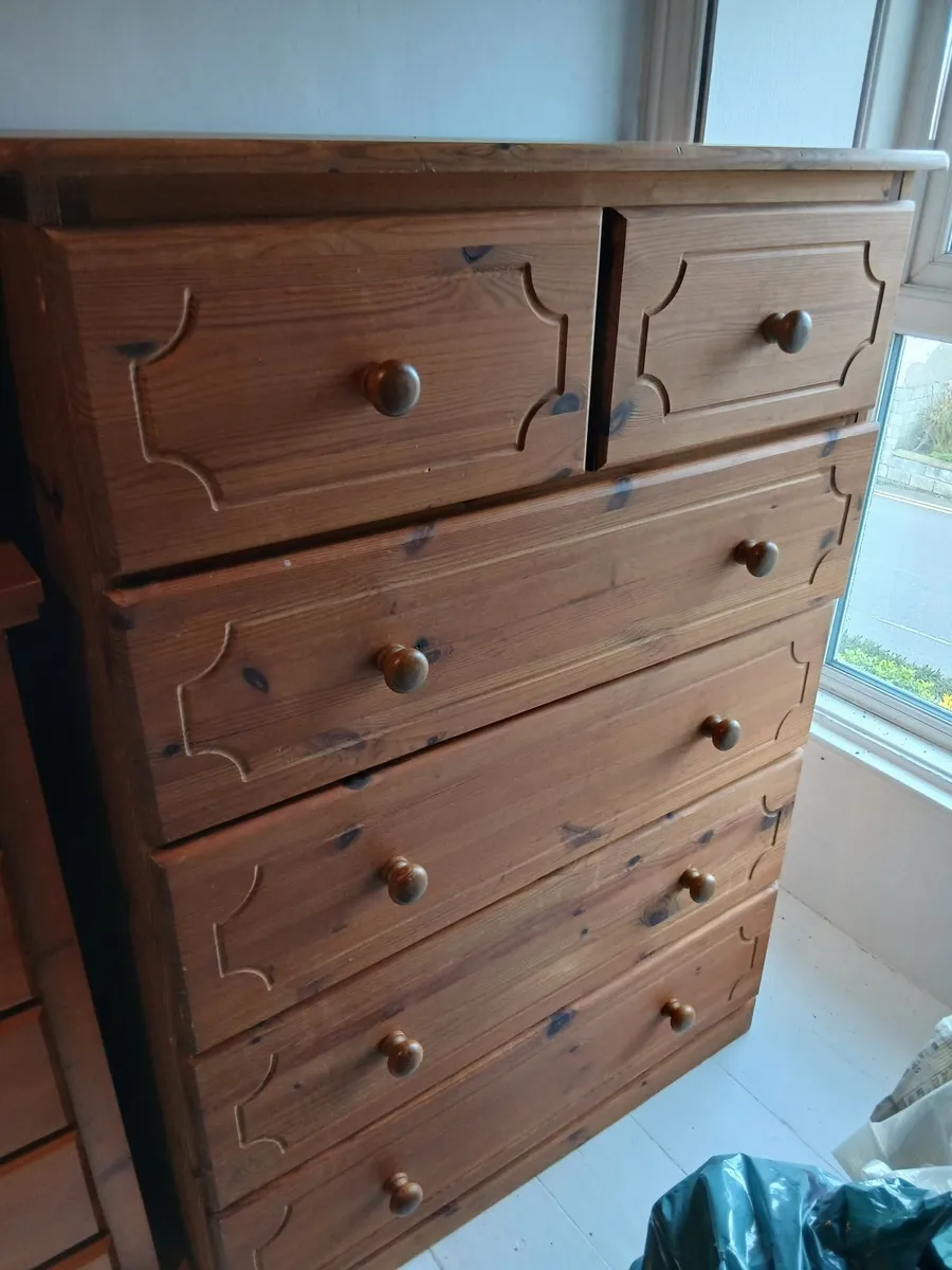 Solid pine 6 drawer chest of drawers 4ft x 3 ft - Image 3