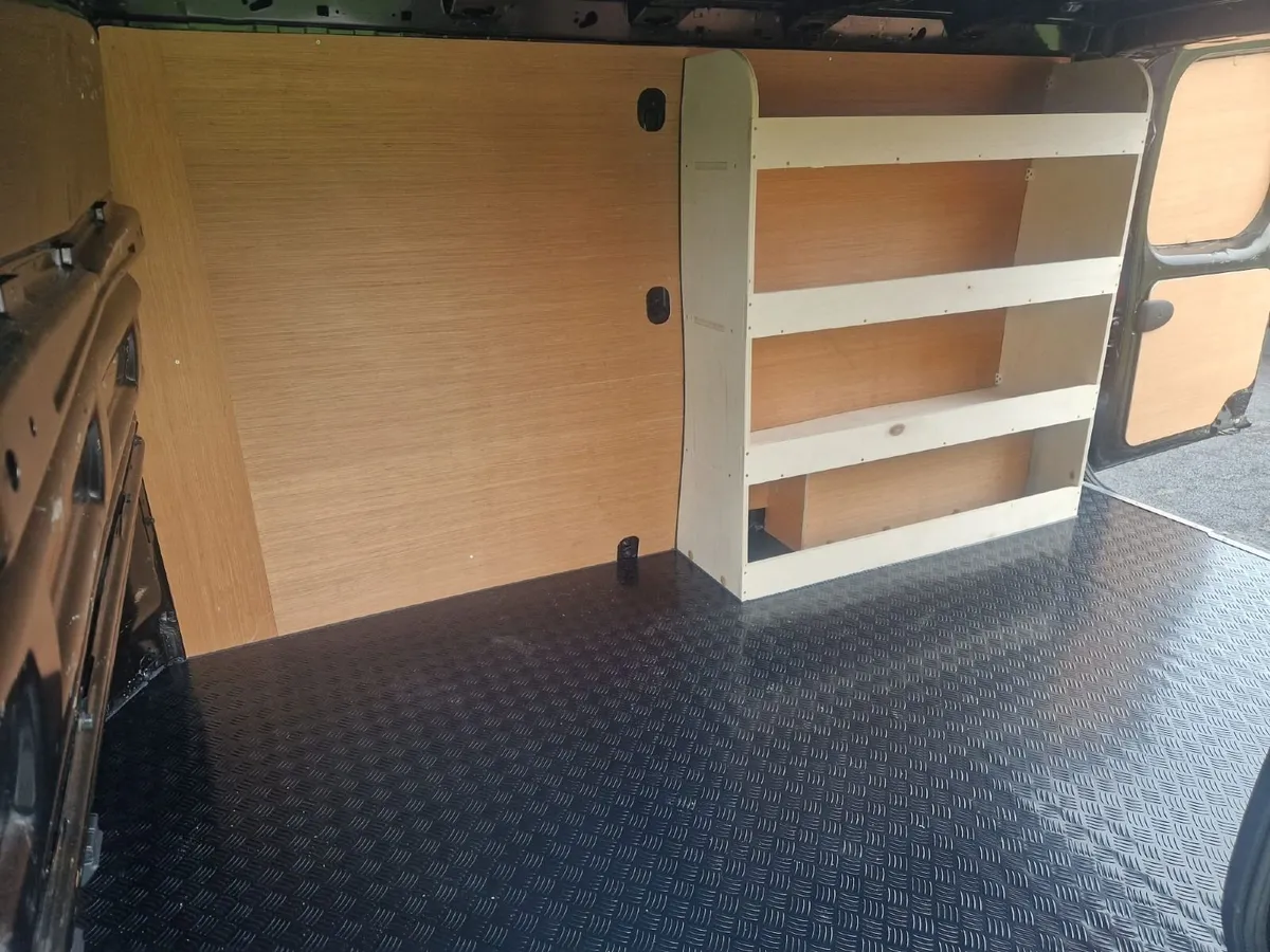 2019 Renault Trafic Sport - Image 2