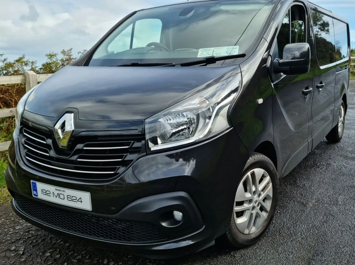2019 Renault Trafic Sport - Image 1