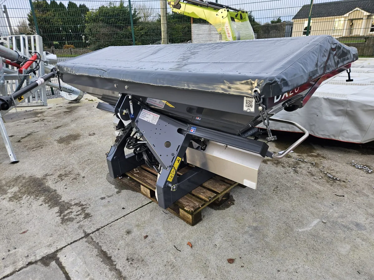 SKY FERTILIZER  SPREADER - Image 3