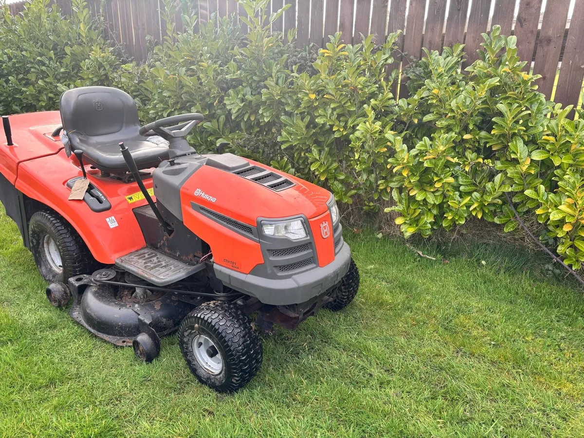 Husqvarna ride on lawnmower - Image 2