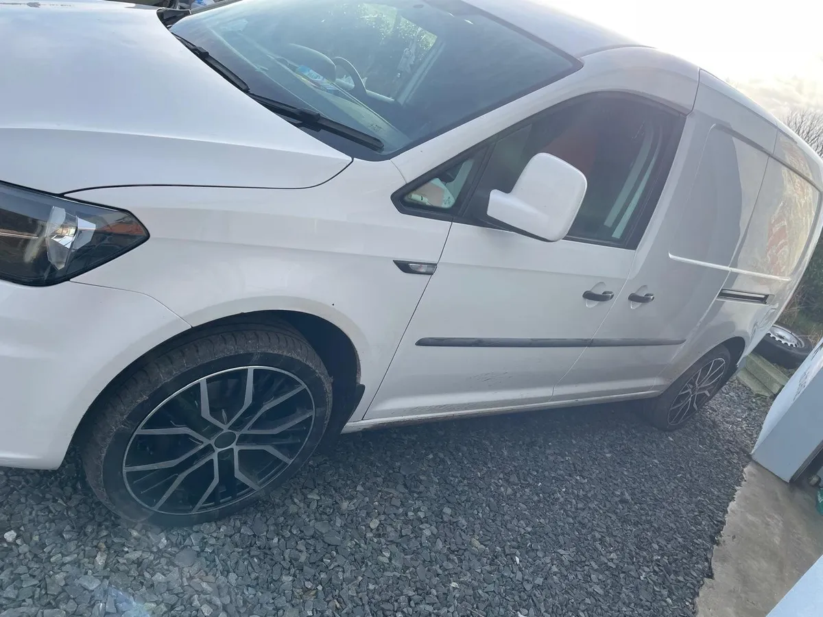 Volkswagen Caddy Maxi - Image 4