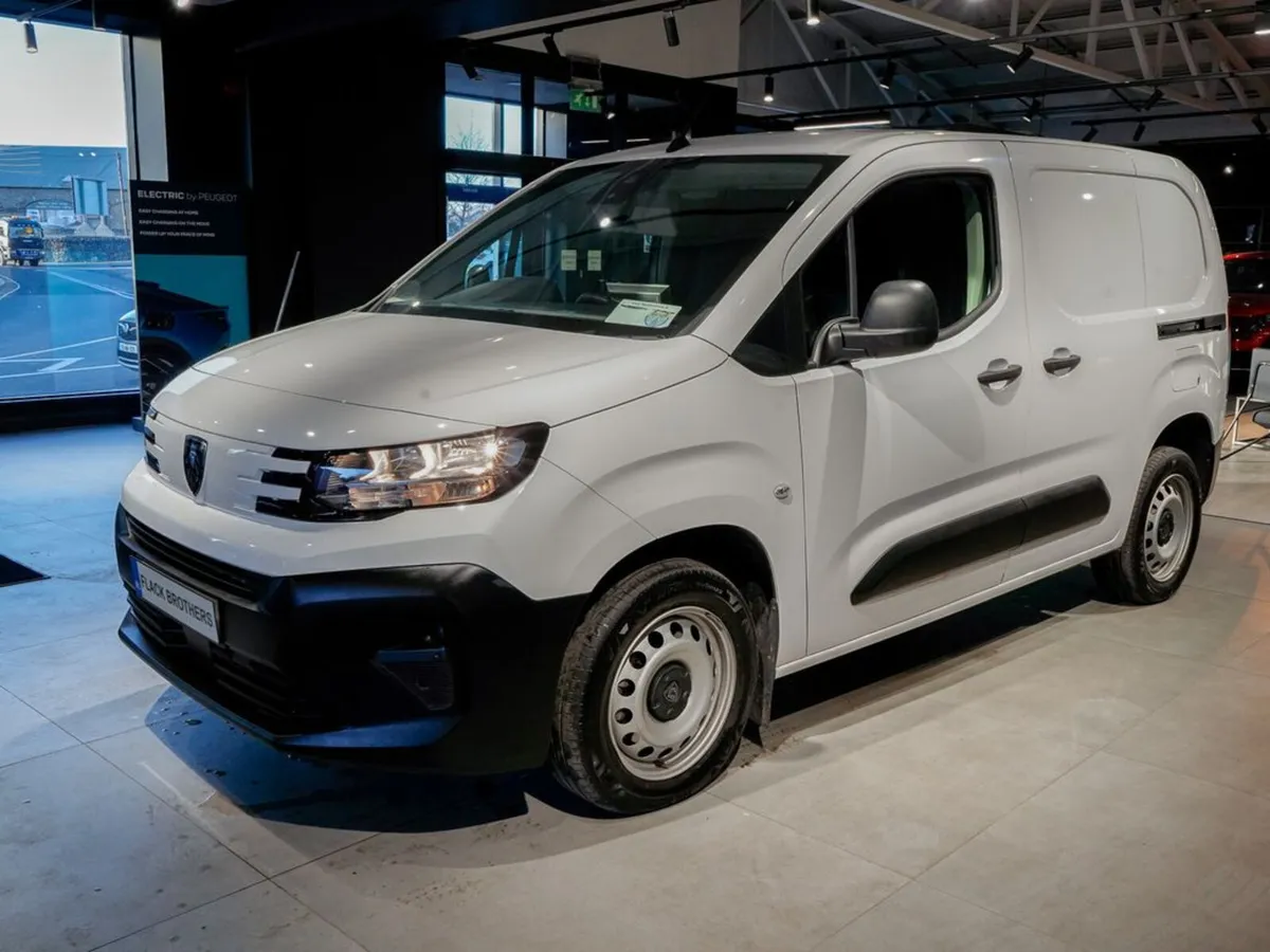 2025 Peugeot Partner Pro Plus 1.5 HDi 130 Auto - Image 3