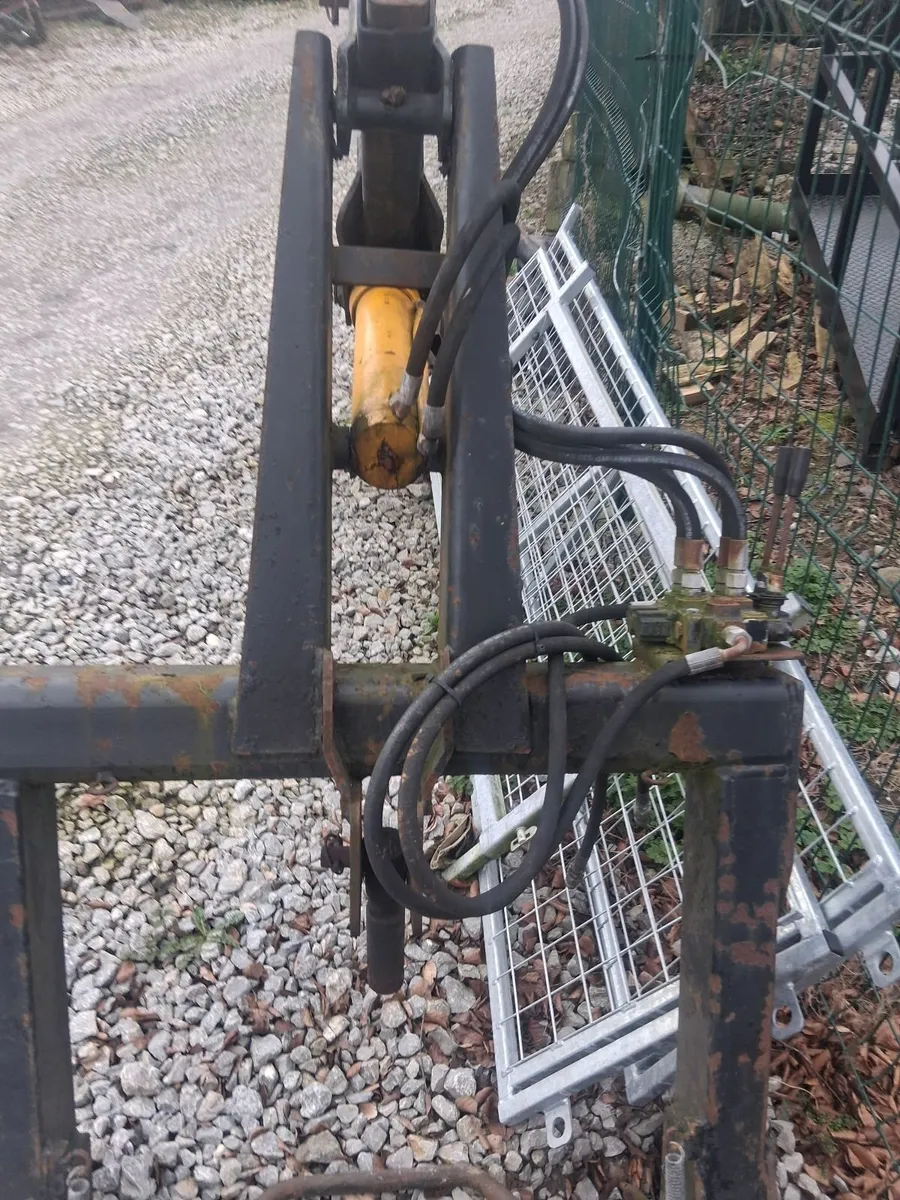 Fertiliser Hoist - Image 2