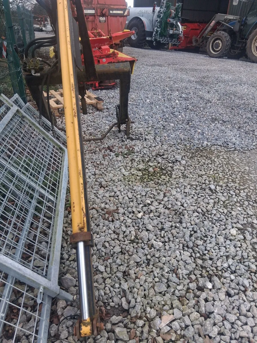 Fertiliser Hoist - Image 3