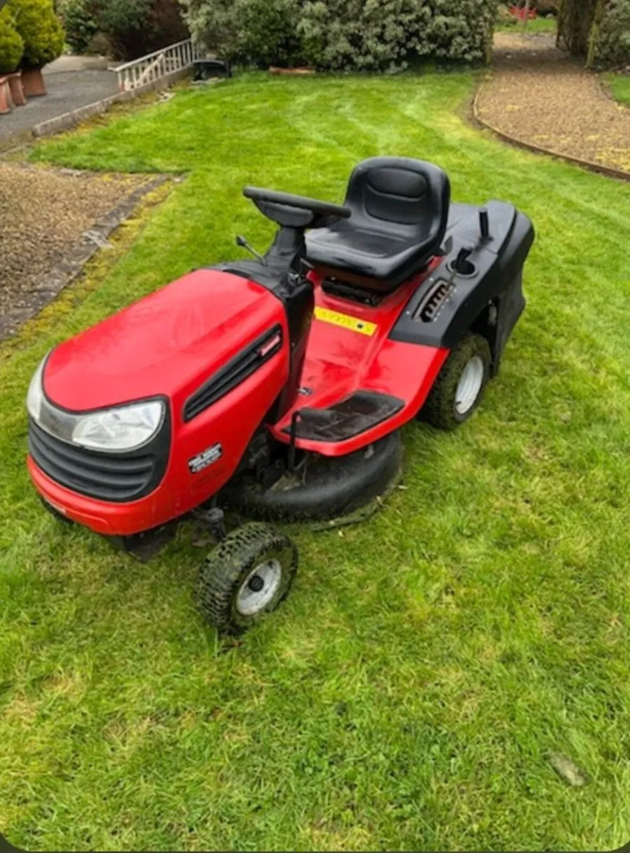 Ride on Lawn mower - Image 1