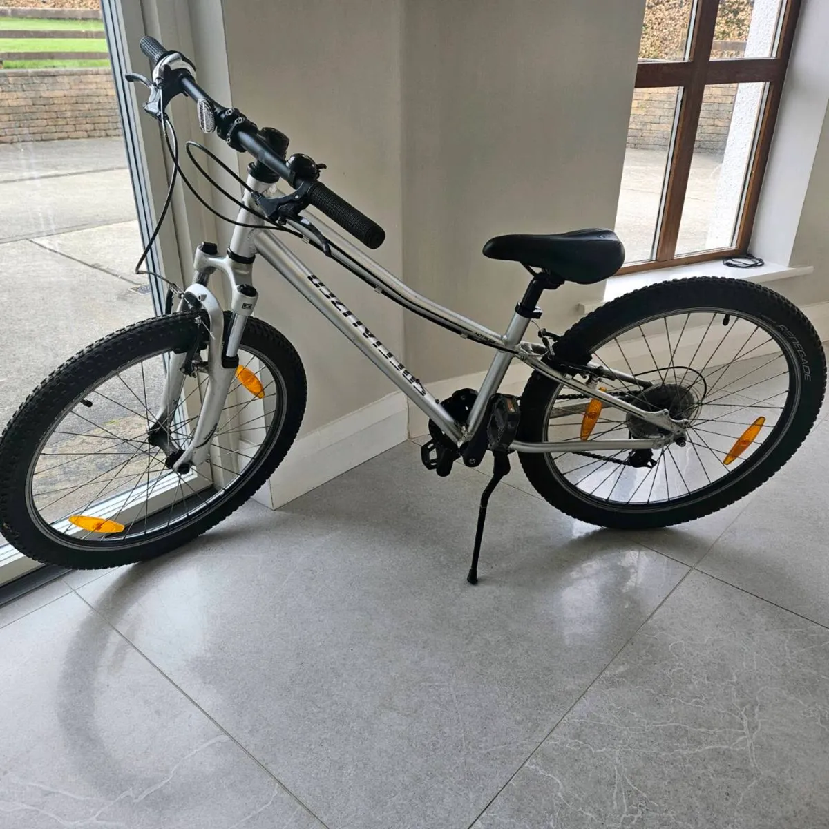 Specialized Hotrock 20 Kids Bike - Image 1