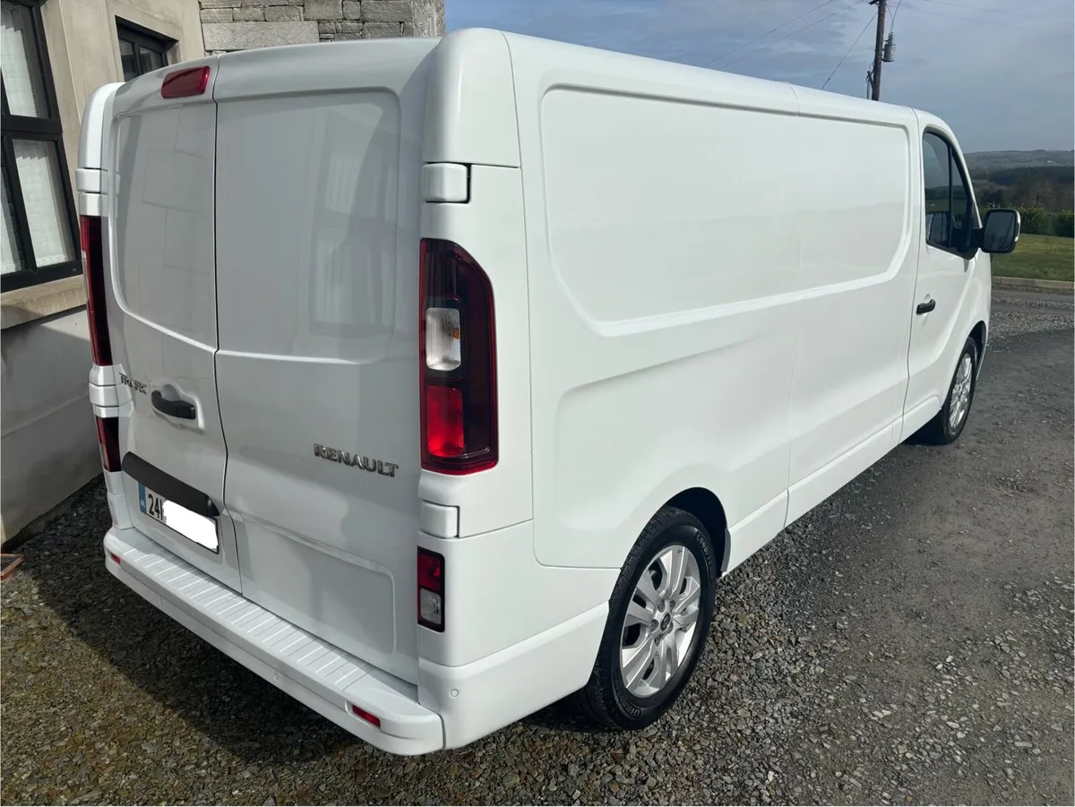 (241) Renault Trafic LL30 2024 - Image 2