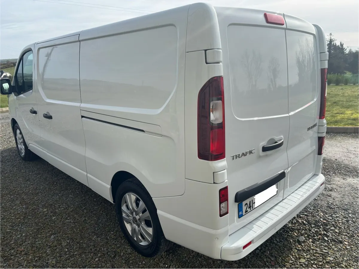 (241) Renault Trafic LL30 2024 - Image 3
