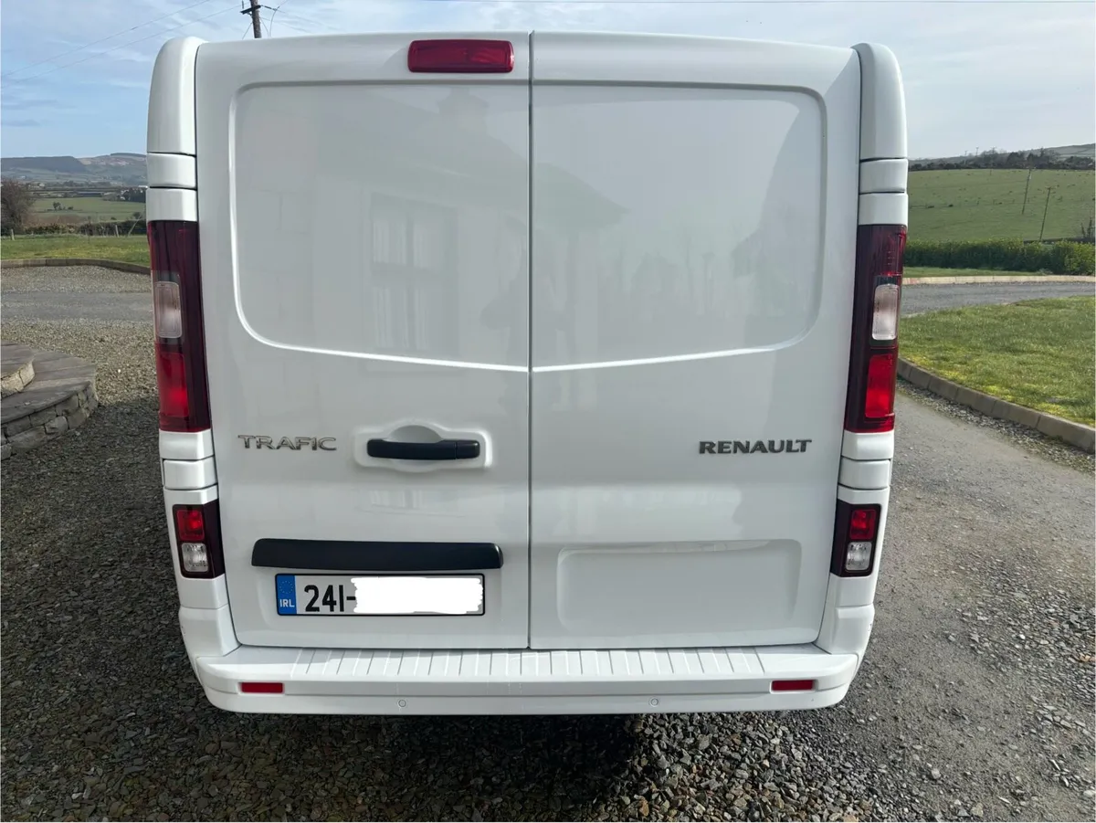 (241) Renault Trafic LL30 2024 - Image 4