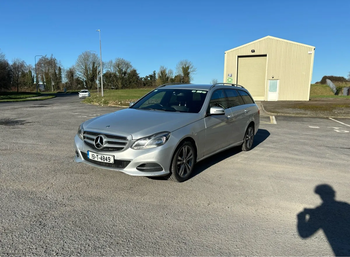 151 Mercedes E250 Van - Image 2