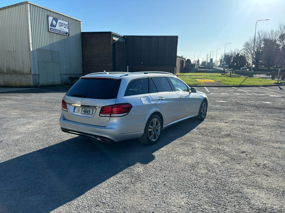 151 Mercedes E250 Van - Image 4