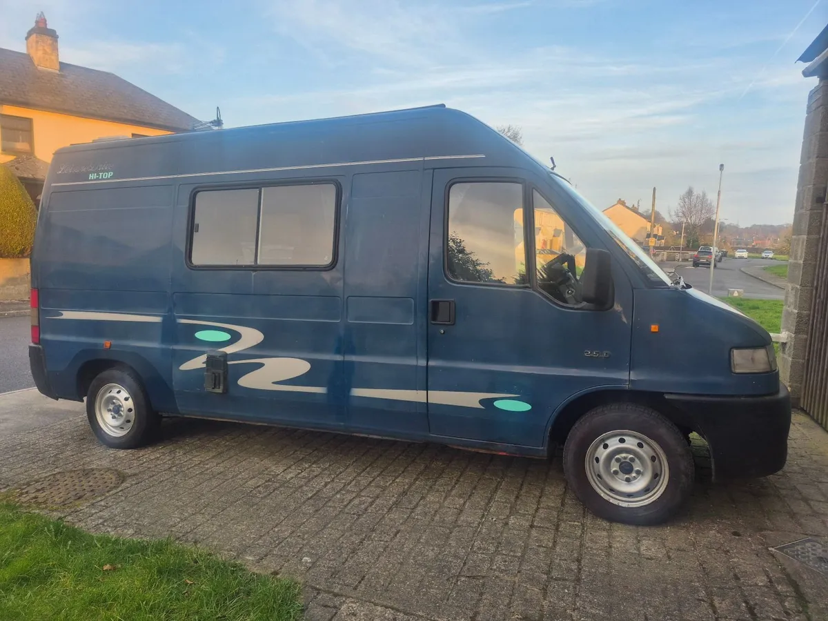 Camper van - Image 1