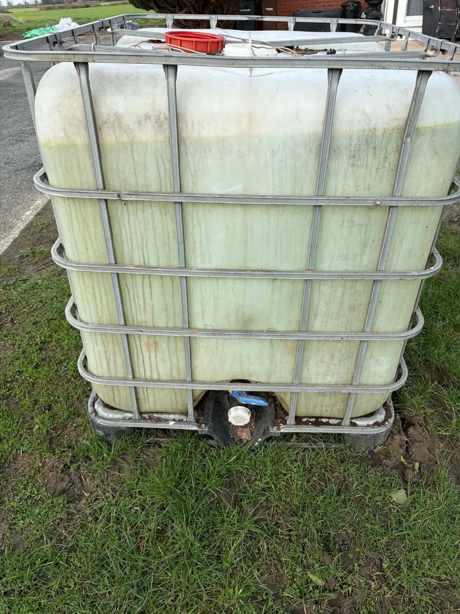 Water tank / power wash water tanks €100 - Image 2