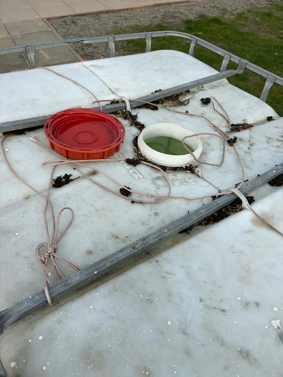 Water tank / power wash water tanks €100 - Image 4