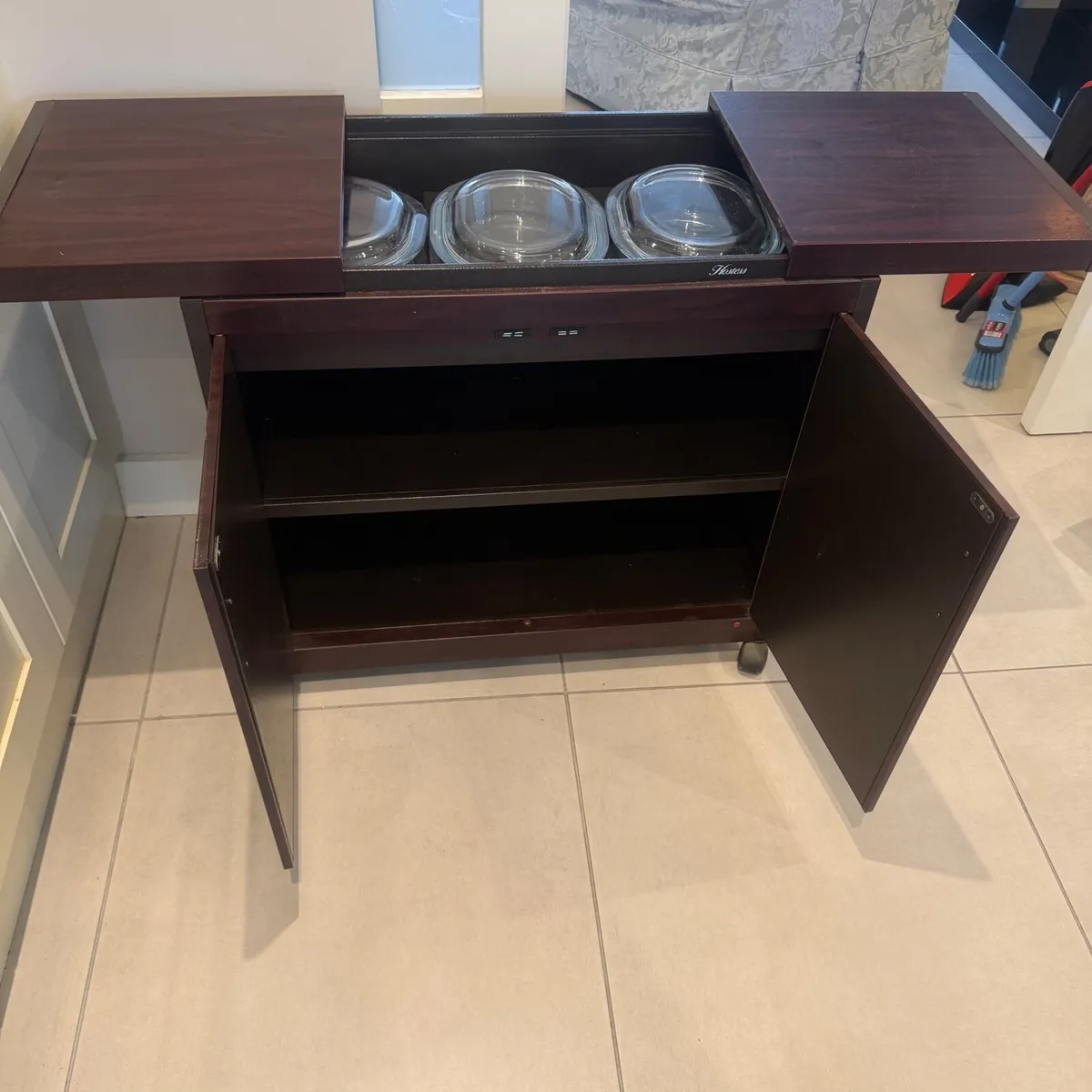 Hostess trolly - Image 1