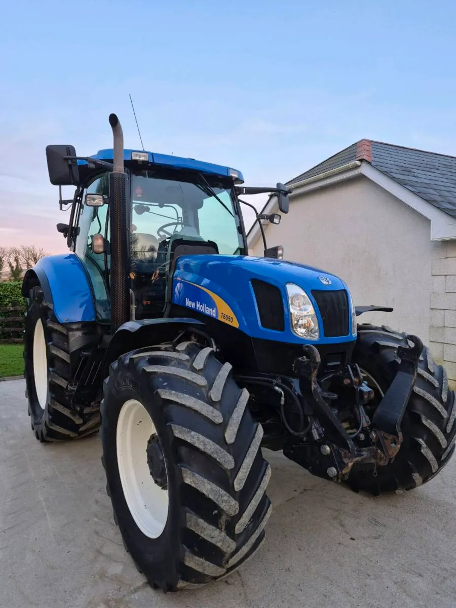 New Holland T6050 R/C 2009 7600hrs - Image 3