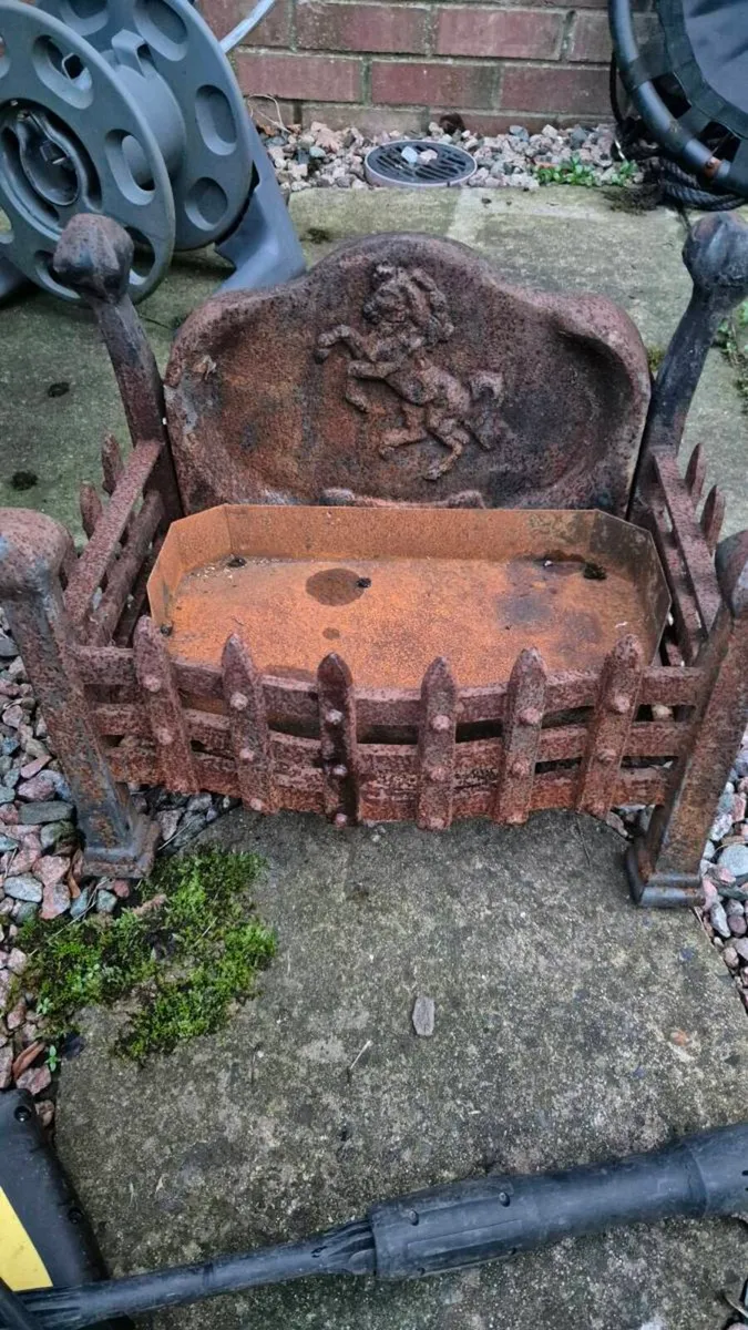 Classic vintage Iron cast stove - Image 2
