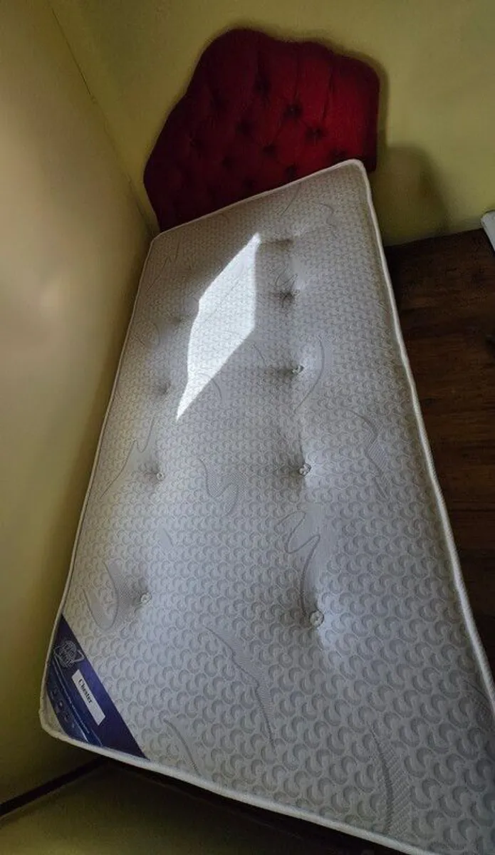 Single bed - Image 1