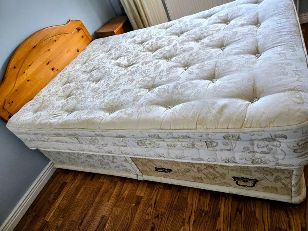 Double Bed - Image 4