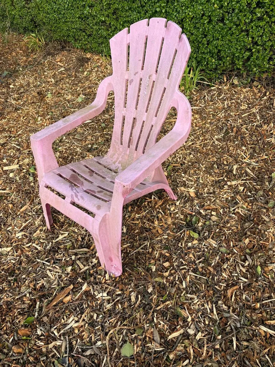 Pink garden chair - Image 1